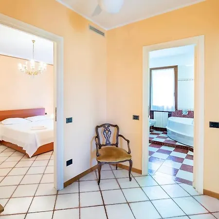 5 Bedroom By Lake Maggiore Meina