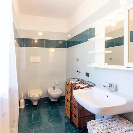 5 Bedroom By Lake Maggiore Ferienhaus