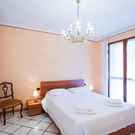 5 Bedroom By Lake Maggiore Ferienhaus
