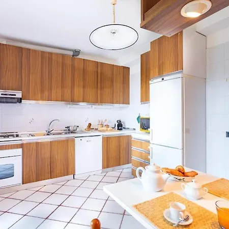 5 Bedroom By Lake Maggiore Ferienhaus